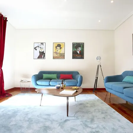 Apartment Cinema *